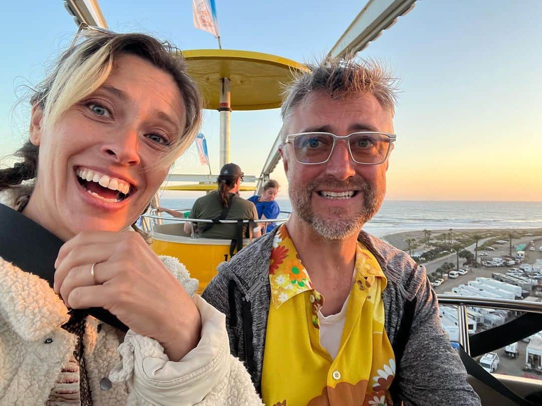 ショーン・ガンのインスタグラム：「The Ventura County Fair delivered the goods. I wasn’t nervous at all on the Ferris wheel!」