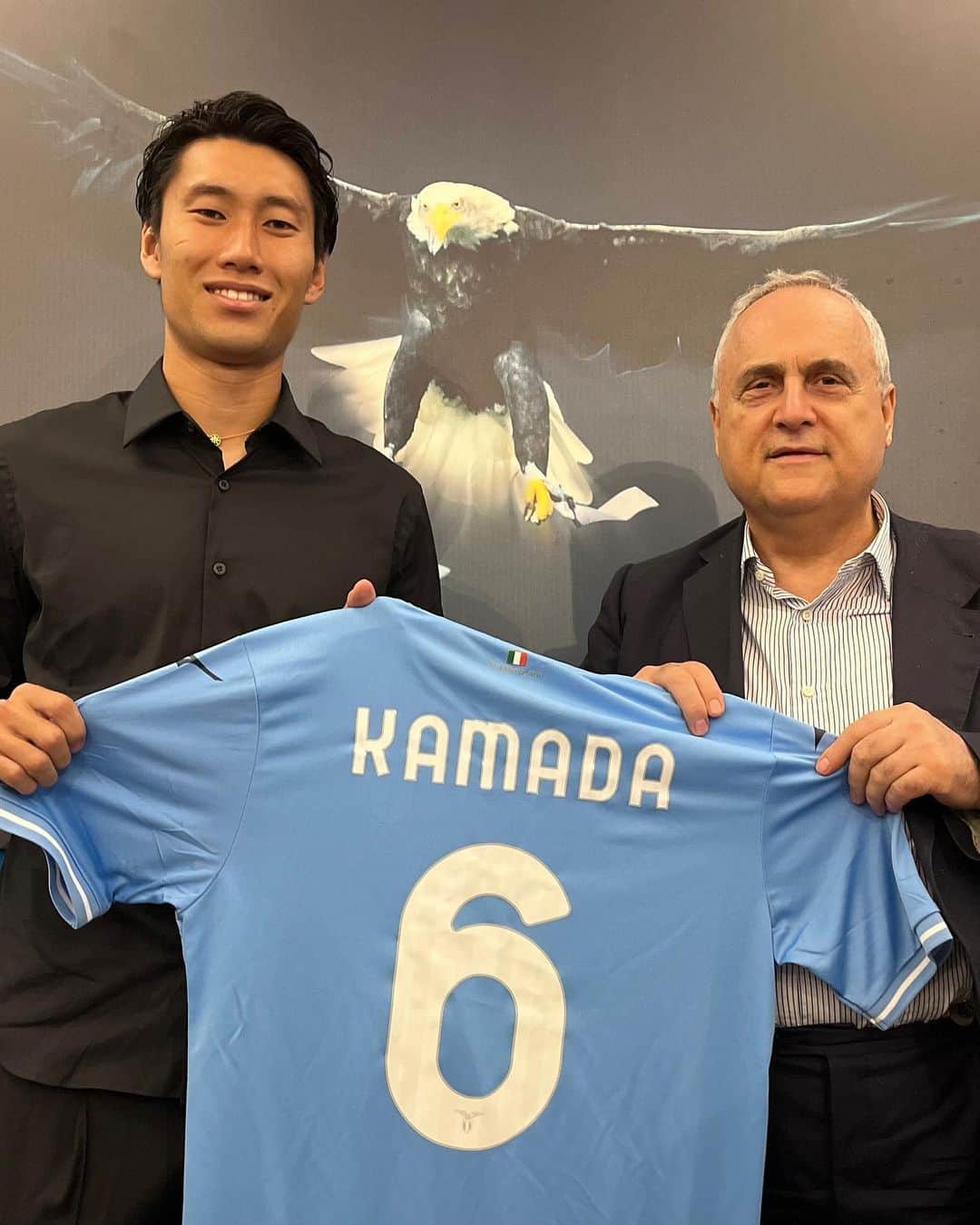 SSラツィオのインスタグラム：「📣 Introducing our new number SIX  #CMonEagles 🦅」