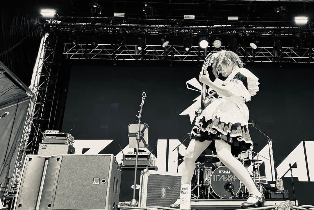 BAND-MAIDさんのインスタグラム写真 - (BAND-MAIDInstagram)「Thank you, Lollapalooza! #lollapalooza #bandmaid」8月5日 5時33分 - bandmaid.jp