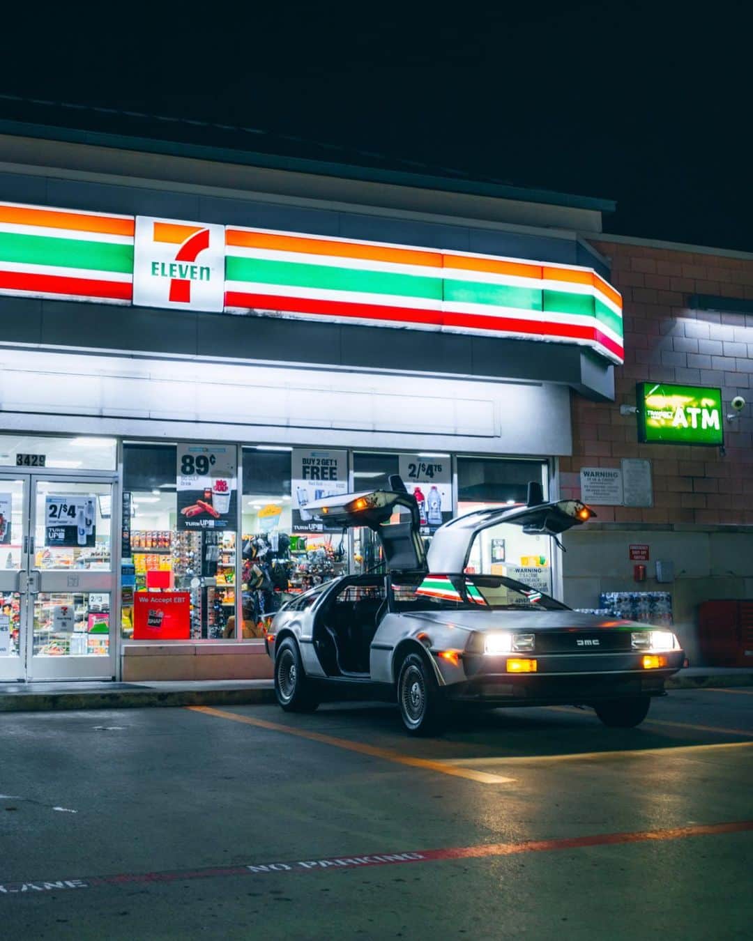 7-Eleven USAさんのインスタグラム写真 - (7-Eleven USAInstagram)「*Flies away with your girl*  📸 @viglnte and @dmc_lou   #CarsOf7ELEVEn」8月5日 5時49分 - 7eleven