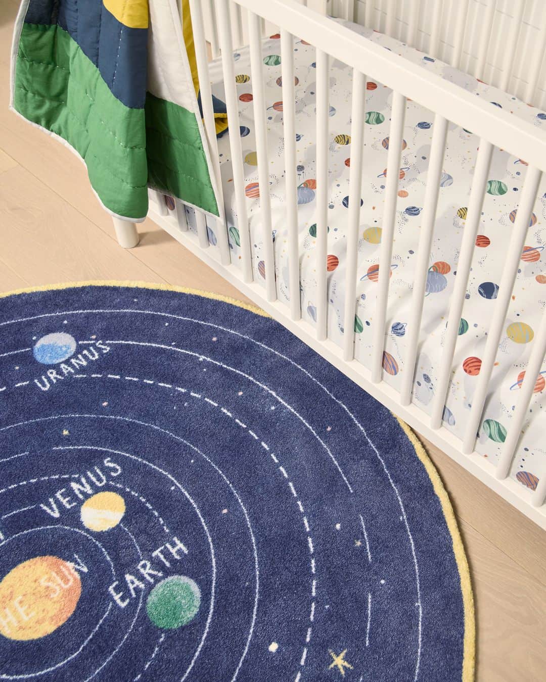 west elmさんのインスタグラム写真 - (west elmInstagram)「Outer space obsessed. Our new @westelmkids collaboration with @natgeo isn't just planet-themed, many products from the collection are more sustainably produced using lower impact materials like cotton grown under the Better Cotton Standard and Forest Stewardship Council certified wood wherever possible to inspire kids to make the planet a better place... starting in their very own rooms. #NatGeoxWestElmKids」8月5日 6時00分 - westelm