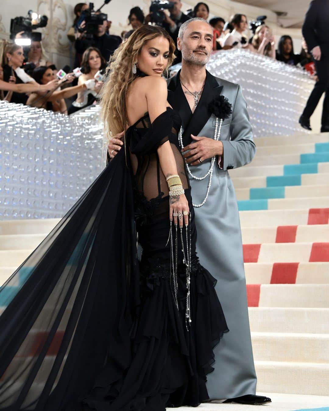 E! Onlineさんのインスタグラム写真 - (E! OnlineInstagram)「Over the hills and far away, Rita Ora and Taika Waititi’s wedding was not a million miles from LA, as rumors suggested. The couple shares a glimpse inside their intimate nuptials at the link in bio. ❤️ (📷: Getty)」8月5日 6時01分 - enews