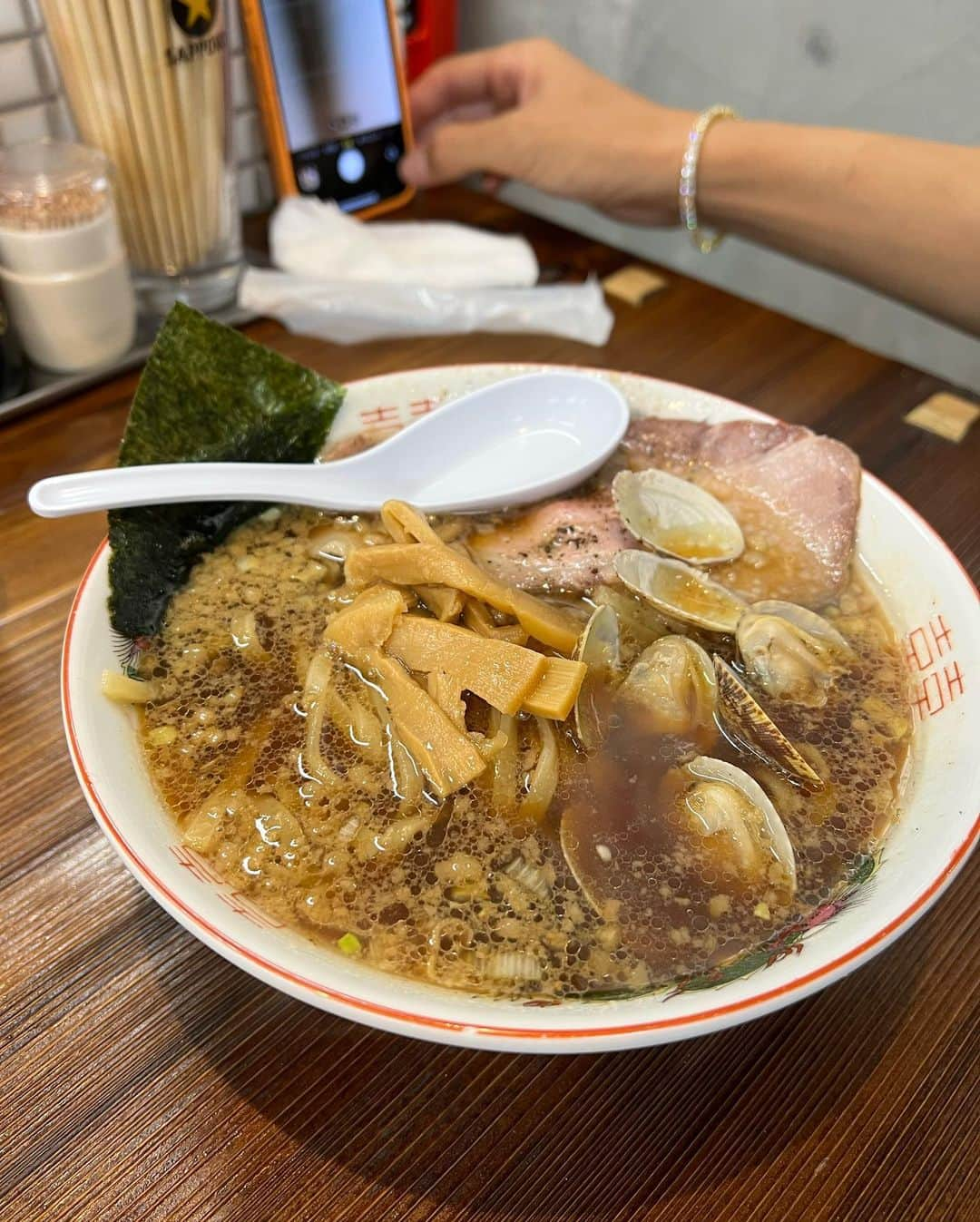 まきとんさんのインスタグラム写真 - (まきとんInstagram)「osaka day trip vlog link in bio⭐︎ sneaker #nikejacquemus  nails @yu_mensnail  . . . #nails #vlog #osaka #osakacafe #nike #jacquemus #jorts」8月5日 11時51分 - lv_iw