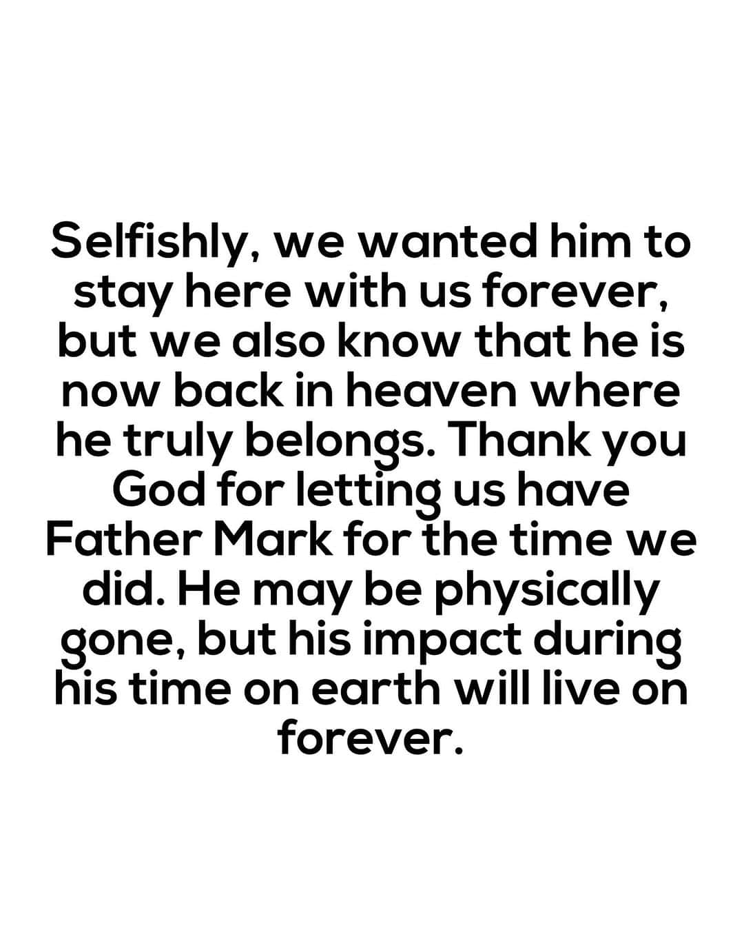 ジェイミー・リン・スピアーズさんのインスタグラム写真 - (ジェイミー・リン・スピアーズInstagram)「Our community is experiencing a tremendous loss after the tragic passing of Father Mark. No words could even come close to explaining the gift that Father Mark was, instead I’m going to tell you a story of my first hand account & testament to how special he was. In 2017, me and my family were in our darkest hour as we watch my little girls lifeless body, while she was in a coma with a machine breathing for her, & things did not look good. My mama or one of her friends had already let Father Mark know of our situation, so he made his way to us, even as inconvenient as it may have been to drive over an hour out of his way on a Super Bowl Sunday of all things. He waited a long time in the waiting room with friends and family, as we were in an ICU for the most severe situations, & you could only have minimal ppl come back, but finally, they let him back, after I begged and pleaded, please let Father Mark back to pray over my baby girl……… CAPTION TOO LONG- CONTINUED IN MY PHOTO SLIDES ABOVE⤴️⬆️」8月5日 6時45分 - jamielynnspears