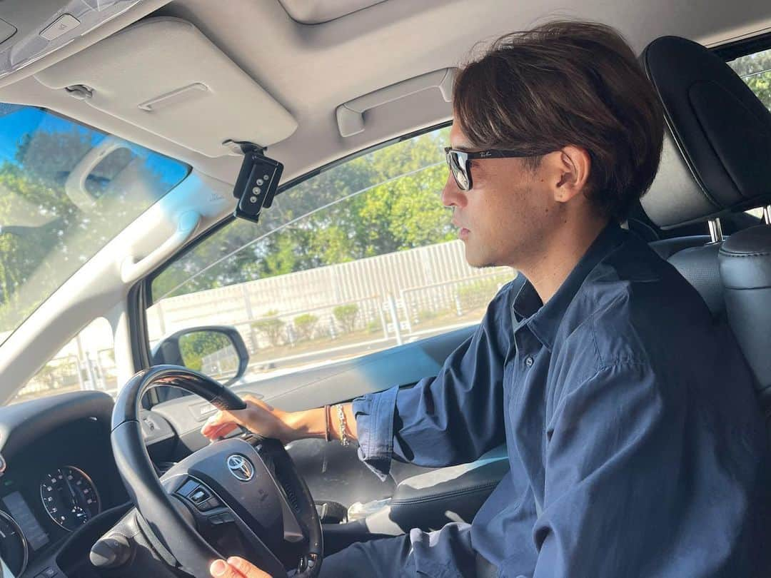 細貝萌のインスタグラム：「I also drive a car. #群馬トヨタ #toyota #トヨタ」