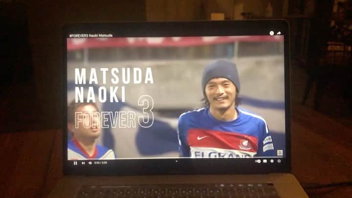 石塚啓次のインスタグラム：「お前がいたらサッカー界がもっとオシャレでカッコ良くなってたのにな、、、 お前の為のビールは今年からやめました！もうエエやろ？好きなモン飲みますわ！」