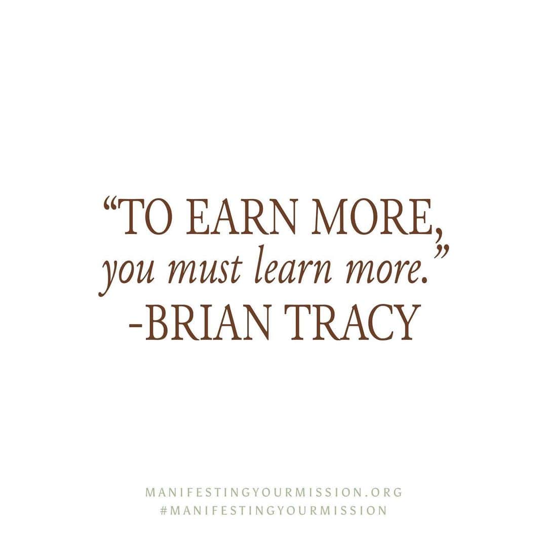 ブリアンナ・ブラウンのインスタグラム：「I 🤎 this quote and here is why…  One of the fundamentals of @thenewhollywoodofficial's TNH Accountability Program - that benefits formerly homeless moms with grants, goals and mentorship - is through reading.   I have found that my best mentors came from books. Not podcasts, articles, or scrolling, but from reading books. Deep dives into a topic I’m ignorant about and wanting to improve upon.   This season we are focused on ABUNDANCE in our program, and these badass woman who have faced unbearable difficulties are doing the work and growing bigger than their programming through continuing to read and learn.   I am inspired by the greatness and tenacity of these women, to not play victim to what they were born into, but to soar and create what they know they are destined to become.   To learn more check out: @TheNewHollywoodOfficial  &   TheNewHollywood.org」