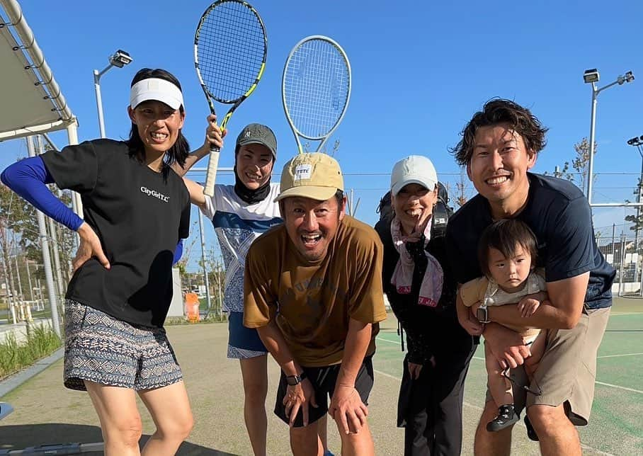 岡本聖子さんのインスタグラム写真 - (岡本聖子Instagram)「家族みんなで大好きな家族と遊んだよ。  最高、最幸の時間になりました❤️ thank you あいらぶゆー。  もっともっと遊びたくて、長女は急遽そのままお泊まり。 帰りは電車を覚悟して行きました👍  こうやって少しずつ成長と同時に 離れて行くのだね  私自身が後悔のないように✨  次女は 私が出かける時に  「大好きだよー」だって😍 次女から言ってくれたのは  間違いなく は　じ　め　て  私が出た後 なにやら悪いことを企んでいるのかもしれないが...w  嬉しいなぁ。  つられて1番下も ドアの向こうで言ってた🚪  ゆっくりゆっくり 大きくなってね❤️  8月スケジュール  子供たちとの  『夏休み』  私にとっての  『夏』  既に終わって欲しくないー  と心の中で叫んでいる...w」8月5日 6時59分 - seiko_okamoto_official