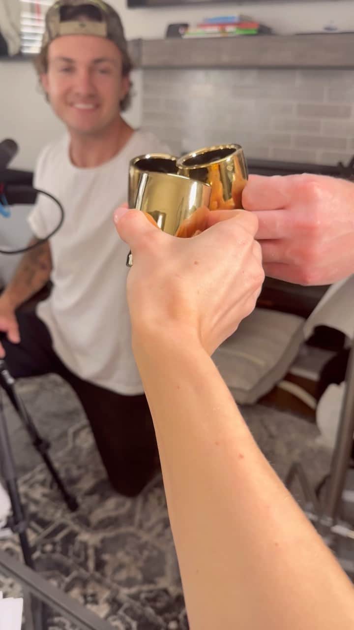 ダニエル・クヌッドソンのインスタグラム：「Lights camera action 🎬😝 Teamwork makes the dream work @alextmarshall @nickalausstafford  #dreamteam #bigthingscoming」