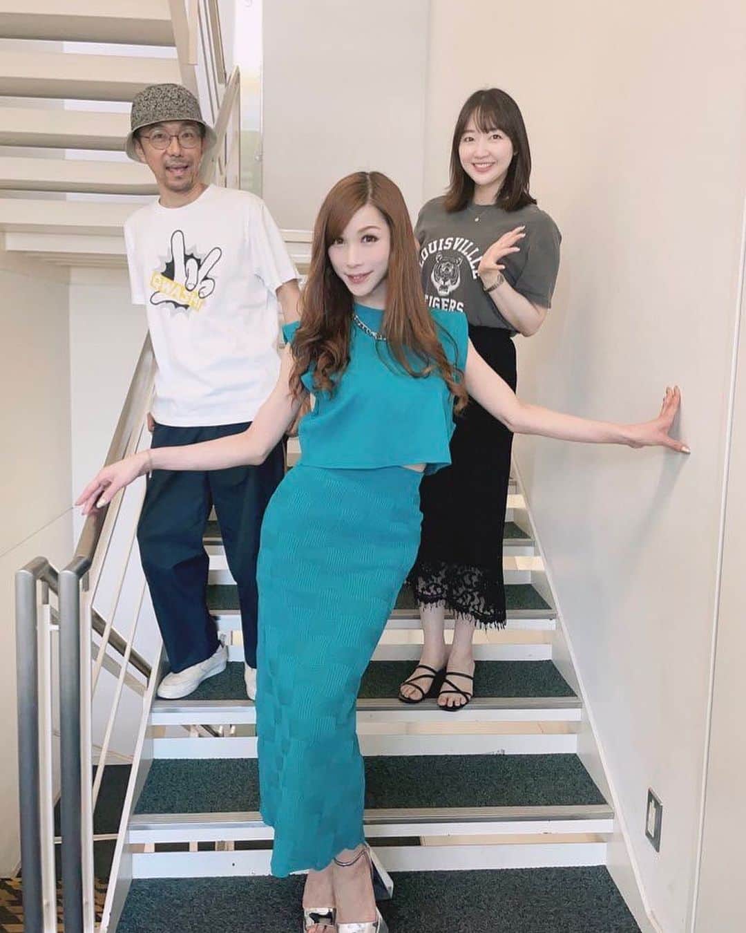 のインスタグラム：「昨日、ほぼ初めてのラジオ出演ということで、 文化放送「西川あやの おいでよ！クリエイティ部」様にお邪魔して参りました〜💖 緊張し過ぎてたんですが、プロフェッショナルな、お二人なんですが、温かい雰囲気で迎えて下さって、いじって下さって、笑、 心から楽しくて喋らせて頂けて、幸せなお時間でございました❣️✨ カスカスな声でスイマセンでした。😭 不慣れな私を調理して頂けて、幸せです😭 大好きなこの番組にまたお邪魔出来るよう精進して参ります❣️   一部、Podcastにて本日の振り返りで聴けるそうですので、お手隙の時にでも是非です✨  ＃文化放送 ＃ニューハーフ #くりえいてぃぶ #歌舞伎町 #ショーパブ  @nishikawaayano  @bourbonne_campy」