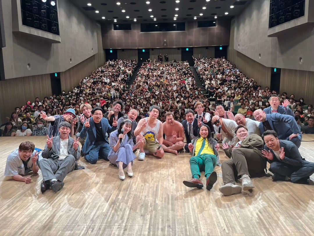とにかく明るい安村のインスタグラム：「札幌で道産子お笑いフェス！最高だった！ 飲んだよねぇ～言うよねぇ～。  #道産子お笑いフェス」