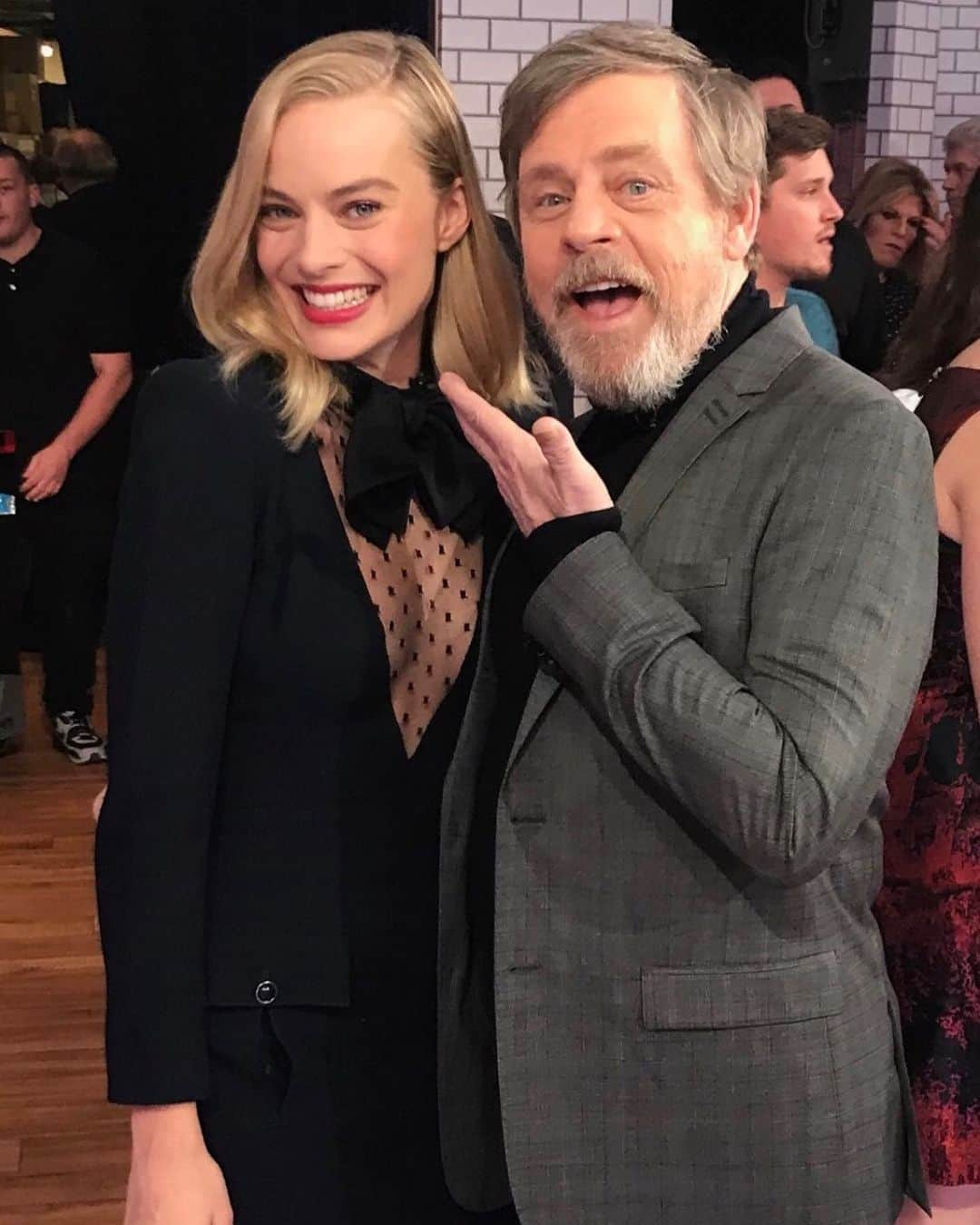 マーク・ハミルさんのインスタグラム写真 - (マーク・ハミルInstagram)「She's everything.  He's just Mark.」8月5日 8時29分 - markhamill