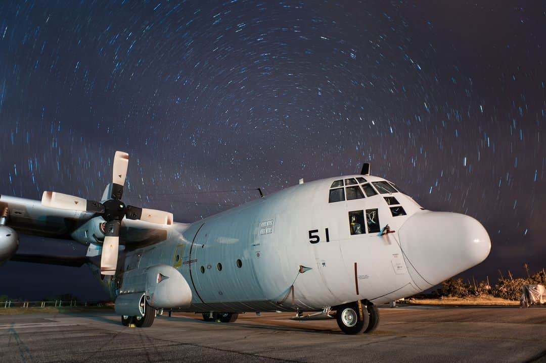 海上自衛隊さんのインスタグラム写真 - (海上自衛隊Instagram)「楽しい夏休み☆ 自由研究は決まりましたか。 定番ではありますが星の観測に挑戦してみませんか！  #自由研究 #星空観測 #夏休み #C130」8月5日 8時30分 - jmsdf_pr