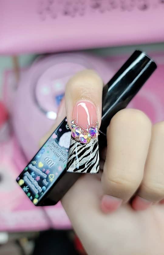 Max Estradaのインスタグラム：「Enailcouture.com 123go duck nails and space galaxy kitty 9d cat eye gel  Enailcouture.com new 123go bubble gum gel,  solid glue gel♡ vegan and Hypoallergenic.  Made in America 🇺🇸The moment so many have been waiting for is finally here! Enailcouture.com 123go maximum square is the longest flat boxy square pre made full coverage gel nail in the game. We also dropped xs sculpture square and magical ice hologram stickers☆Enailcouture.com 123go 5XL Coffin nails are the longest full coverage pre made gel nails in the world. They are EVERYTHING, made in America.Enailcouture.com new product drop ♡!~ 123go diy gel and our new charm nail stickers 😍Enailcouture.com made in American ♡!~Enailcouture.com 123go pre made gel nails are the game changer !~ perfect nails every time with no smells or dust!~ long lasting and easy removal , made in America! Enailcouture.com  #ネイル #nailpolish #nailswag #nailaddict #nailfashion #nailartheaven #nails2inspire #nailsofinstagram #instanails #naillife #nailporn #gelnails #gelpolish #stilettonails #nailaddict #nail #💅🏻 #nailtech#nailsonfleek #nailartwow #네일아트 #nails #nailart #notd #makeup #젤네일  #glamnails #nailcolor  #nailsalon #nailsdid #nailsoftheday Enailcouture.com」