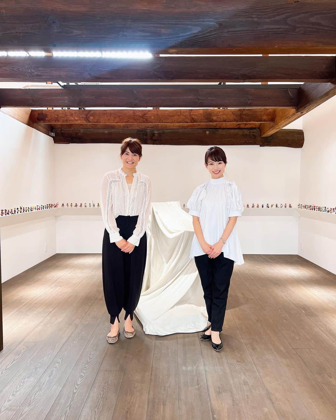 唐川美音のインスタグラム：「.  Ryan Gander　I’M JUST RESTING MY EYES ライアン・ガンダー アイムジャストレスティングマイアイズ （ちょっと目を休ませてるだけなんだ）   会　期：11月26日（日）まで 休館日：月曜（祝日の場合は翌平日） 会　場：福岡醤油ギャラリー（岡山市北区弓之町17-35） 入場料：1,500円　※小学生以下無料  ┈┈┈┈┈┈┈┈┈┈┈┈┈┈┈┈  ‎ 𓊆メディア情報‎ 𓊇 TSC『ピリッとサタデー』 本日8月5日（土）午前11:00〜 大好きな浅井アナにお越しいただき、 少しだけアートを紹介させていただきました。 是非ご覧ください𓂃𓈒𓏸  #ライアンガンダー展  #福岡醤油ギャラリー」