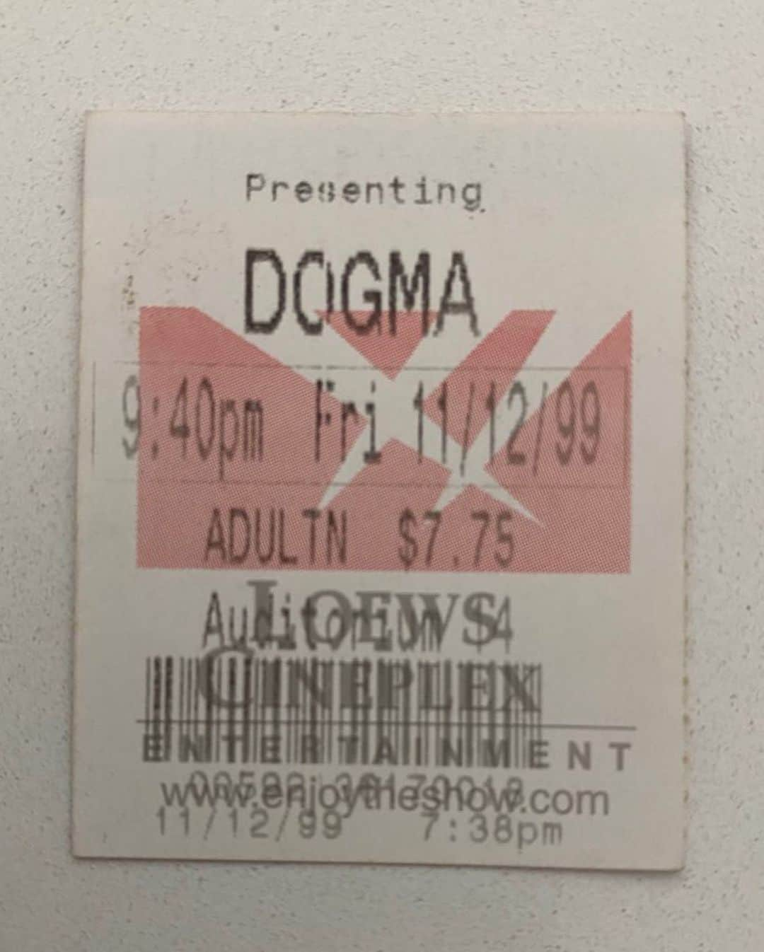 ケヴィン・スミスのインスタグラム：「I’ve got… 2 TICKETS TO PARADISE! #ThatKevinSmith #dogma #jayandsilentbobstrikeback #movietickets #movieticket #stubs #ticketstub #ticketstubs」