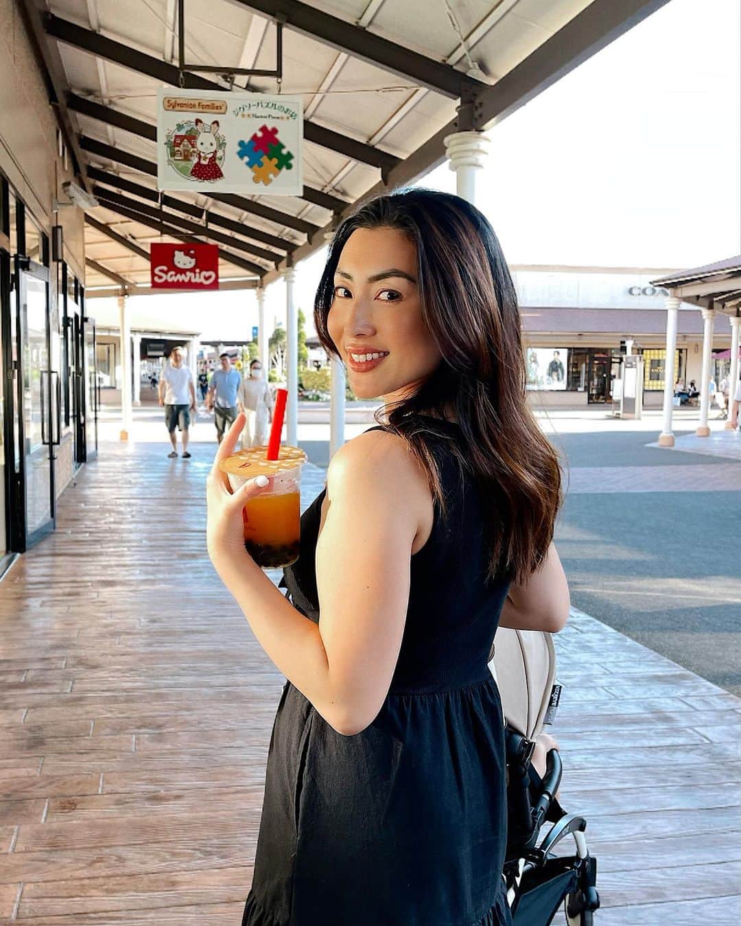 MayaTのインスタグラム：「My go to bubble tea flavour is mango green tea! おいしーい😋 Happy weekend x 良い週末を💕」
