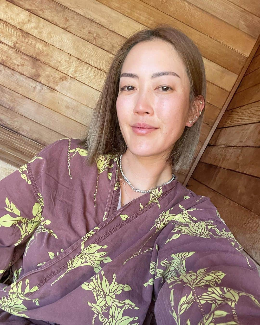 ミシェル・ウィーのインスタグラム：「Ultimate relaxation mode ✅. Thanks for treating me to the best massage I have ever had @fshualalai ❤️❤️」