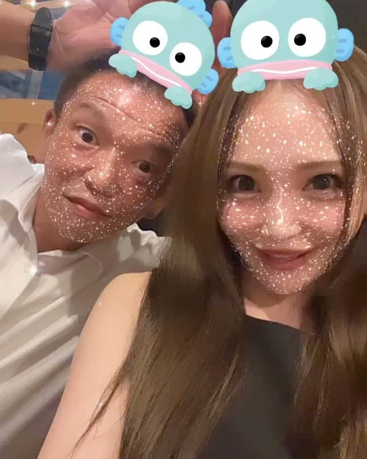 宇佐美あいりのインスタグラム：「久しぶりに パパとツーショット👨‍👧✨  5年ぶりくらい🙄  コロナとかで全然帰って なかったしパパも東京出張 とかもなかったので🥹  元気そうでよかった😼  最後の写真はパパの友達の あやちゃん( ᷇࿀ ᷆ )🎵✨  イケおじでしょ🤭  また京都ゆっくり帰ります🥹  #パパ#お父さん#Papa#father#親#娘#親子#久しぶり#5年#京都#イケオジ#動画#rock##instadaily#igers#selfie#instagood#pleaselike#japanesegirl#followm#likeforlike#like4like #follow4follow#followforfollow#f4f」