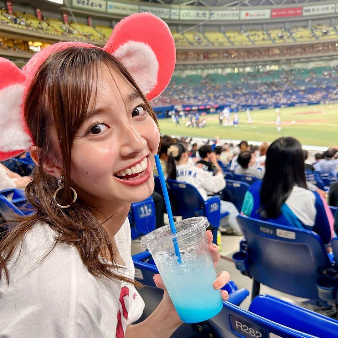 間瀬遥花のインスタグラム：「. 間瀬家総出で阪神戦観に行きました🐨 連敗脱却で嬉しいゲームだった！ . . #ナゴヤドーム #名古屋ドーム #バンテリンドームナゴヤ #バンテリンドーム #中日 #中日ドラゴンズ #ドラゴンズ #ドラゴンズ女子 #野球観戦 #野球 #プロ野球 #野球女子」