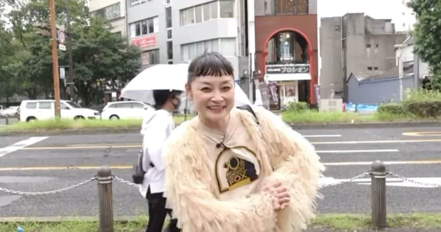 のインスタグラム：「名古屋のショップクルーズ第四弾はヴィンテージショップ　@witch_vintageclothing さん！ 私の肌感覚だとお洋服屋さんの場合お店に行った時気になる(試着したい)アイテムが3、4点あればまぁまぁいい方かなって感じなんですがここはほぼ！100パーセント！！全部着てみたいものばかりだった！ ヴィンテージラバーは必見！ プロフィールのリンクからどうぞ❤️  Today's youtube is The fourth store cruise in Nagoya! I visited a vintage store @witch_vintageclothing! My feeling is that when I go to a clothing store, if there are 3 or 4 items I'm interested in (and want to try on) , I'm doing okay,.but here, it's almost 100%!  I wanted to try on everything! A must see for vintage lovers! Please follow the link in my profile: ❤️」