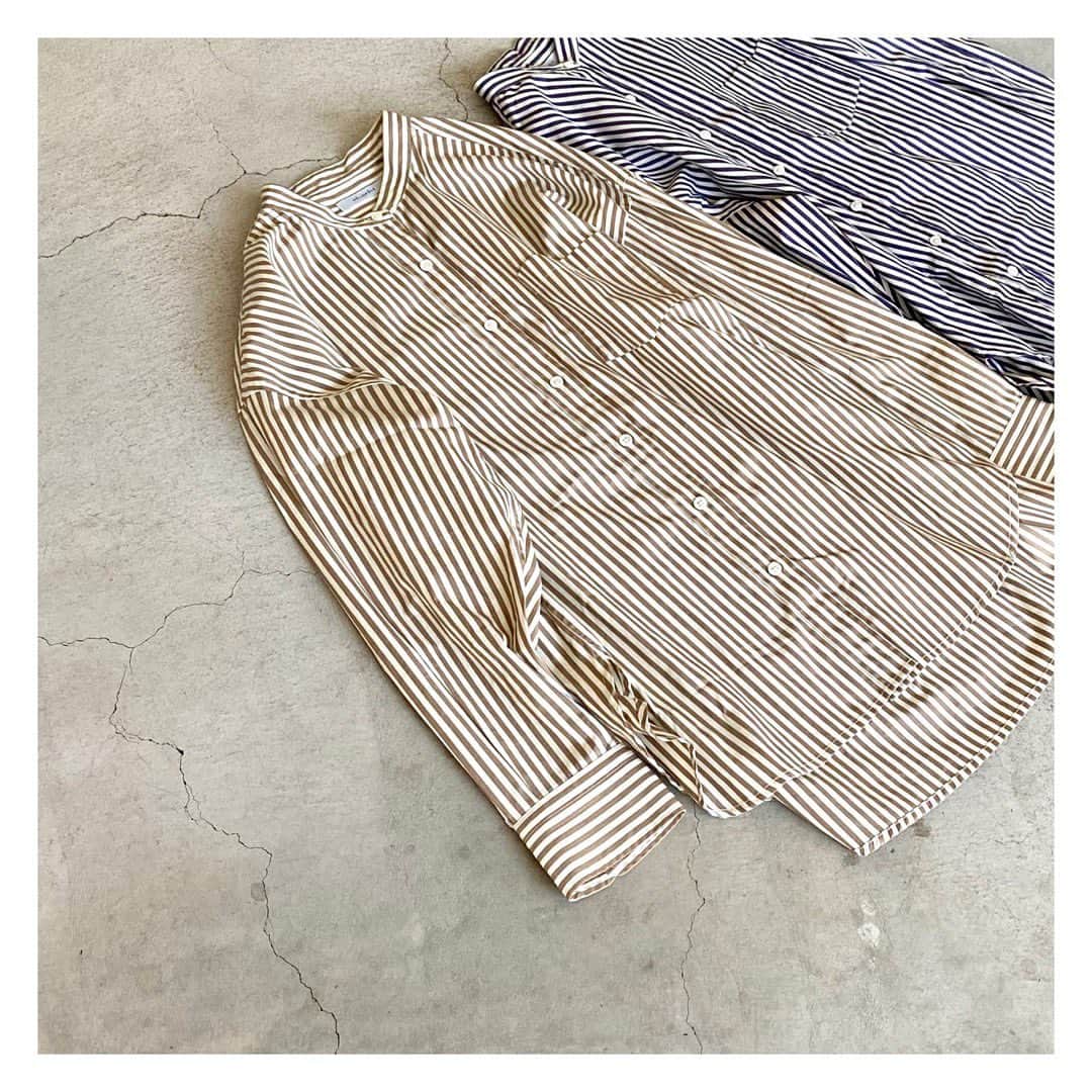 エリオポールのインスタグラム：「【2023 AUTUMN COLLECTION PRE-ORDER】 HÉLIOPÔLE秋の新作の先行予約受付中   ＜the EDITOR SHIRT BAND/C STRIPE＞ Ref: 23003012036HN 20,900 yen  Color: BEIGE ST / NAVY ST Size: 38 ベーシックなデザインでロングシーズン着回せる万能アイテム。 適度にハリのある素材感が品よく見せてくれます。  @heliopole_official #HELIOPOLE  #エリオポール」