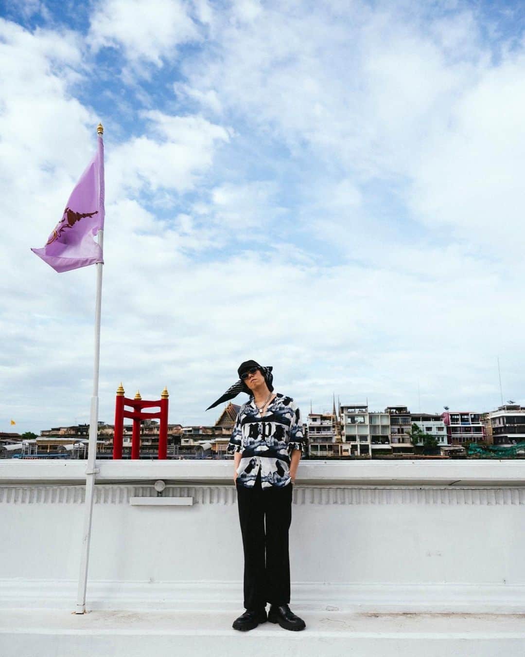野田洋次郎さんのインスタグラム写真 - (野田洋次郎Instagram)「TB  ASIAN TOUR❤️‍🔥🌹❤️‍🔥 BANGKOK, THAILAND  #radwimpsasiantour2023  #おもひで #ヘソ  📷 @takeshiyao」8月5日 19時41分 - yoji_noda