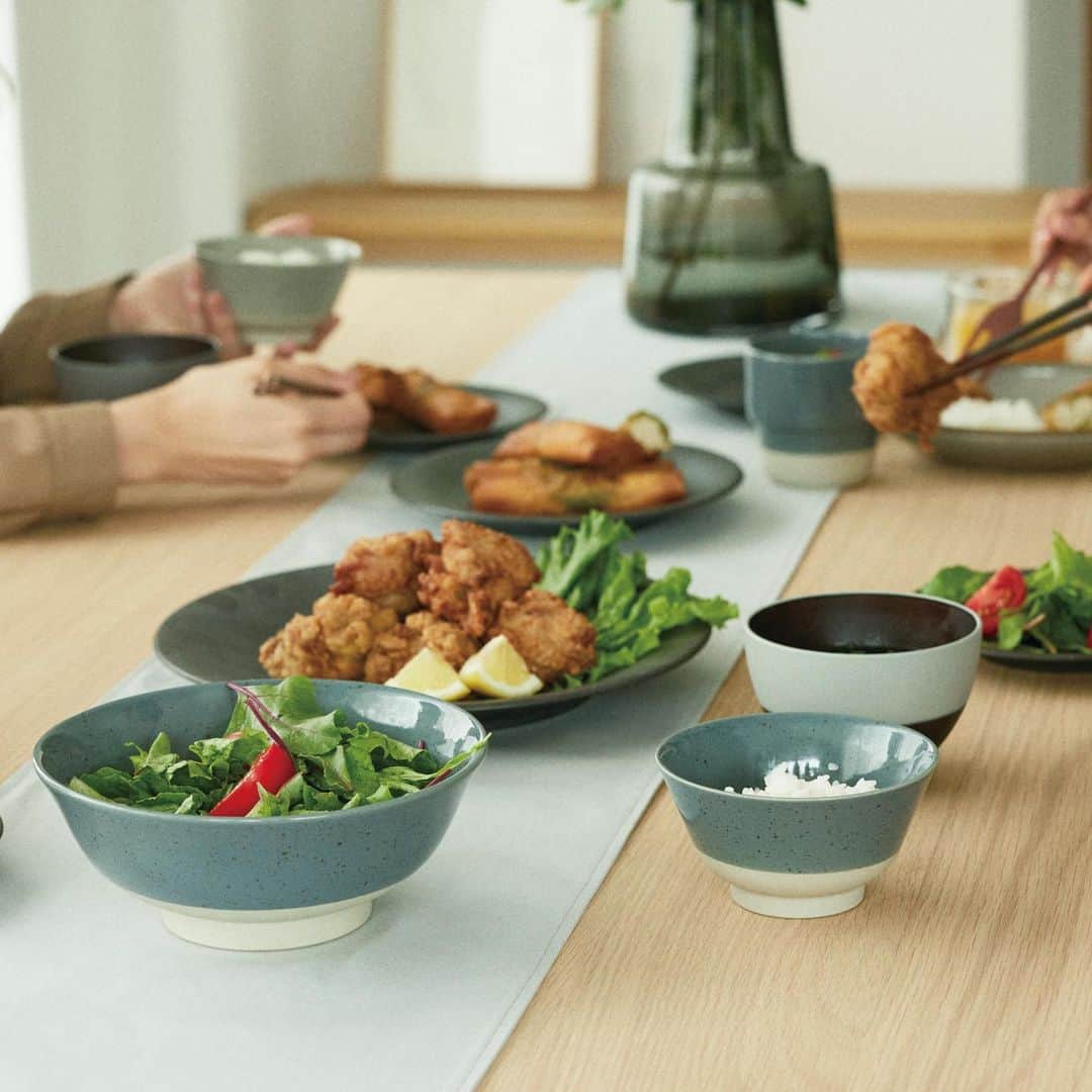 LAKOLE / ラコレさんのインスタグラム写真 - (LAKOLE / ラコレInstagram)「. #LAKOLE_GOODS 𝗨𝗧𝗦𝗨𝗪𝗔 𝗙𝗢𝗥 𝗘𝗩𝗘𝗥𝗬𝗢𝗡𝗘 ⁡ 日本の伝統技術と現代のデザインをかけあわせて、さまざまな食卓を彩る、テーブルウェアをご用意しました。 特集ページも公開中！ぜひご覧くださいませ。 >>@lakole_official @lakole_mens ⁡ ⁡ ⁡ #LAKOLE #ラコレ #あたりまえを素敵に #食器 #プレート #和食器 #日本製食器 #美濃焼き #美濃焼 #美濃焼き食器 #美濃焼食器 #若狭塗 #山中塗 #器好き #うつわのある暮らし #うつわ好き #美濃焼 #陶器 #madeinjapan #日本製 #シンプルな暮らし #コスパ #プチプラ #プチプラ雑貨 #テーブルウェア #テーブルコーディネート #lakole食器 #食器好き」8月5日 19時41分 - lakole_official