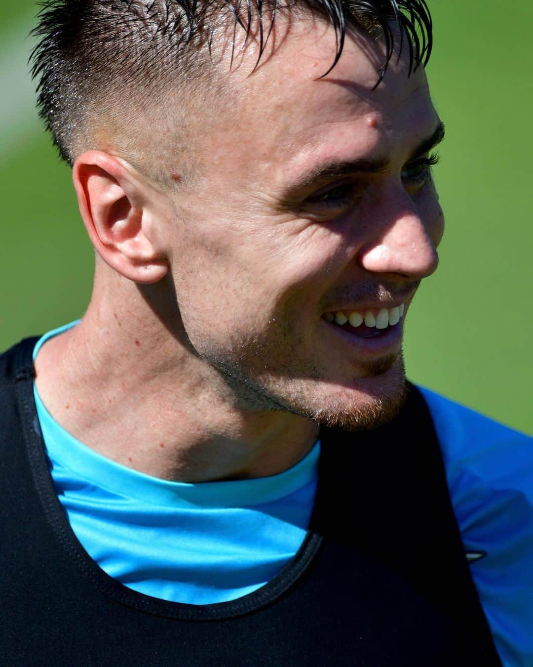 SSラツィオのインスタグラム：「😁 All smiles at training   #CMonEagles 🦅」