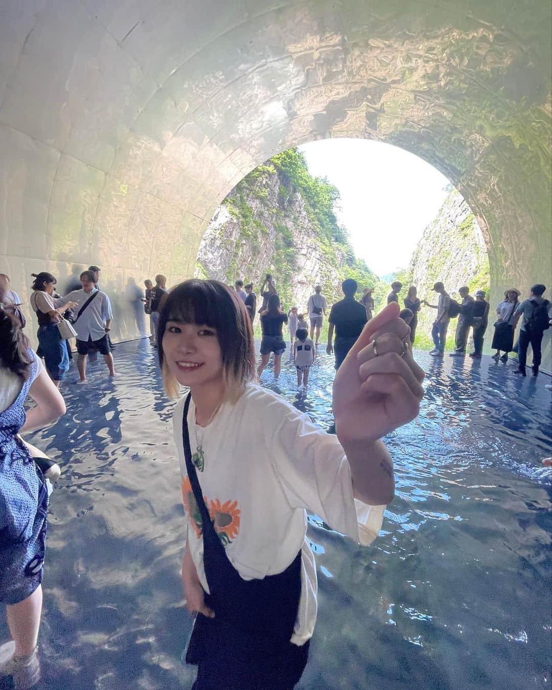 根本朱里のインスタグラム：「ラルクの聖地行った 感無量」