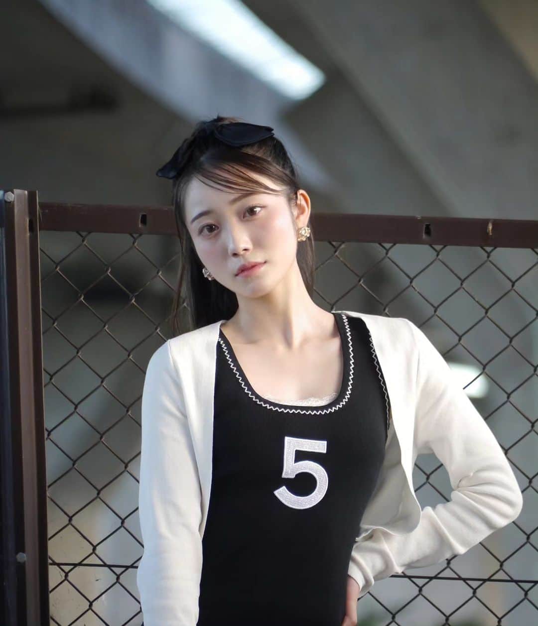 桜田結愛のインスタグラム：「・⁡ ⁡⁡ 夏休みどう過ごしてるの〜？ ⁡⁡ ⁡#photography ⁡ #portrait #被写体⁡ #fashion #ootd⁡ #instadaily ⁡#タイトワンピ #05 #ljk #高校生」
