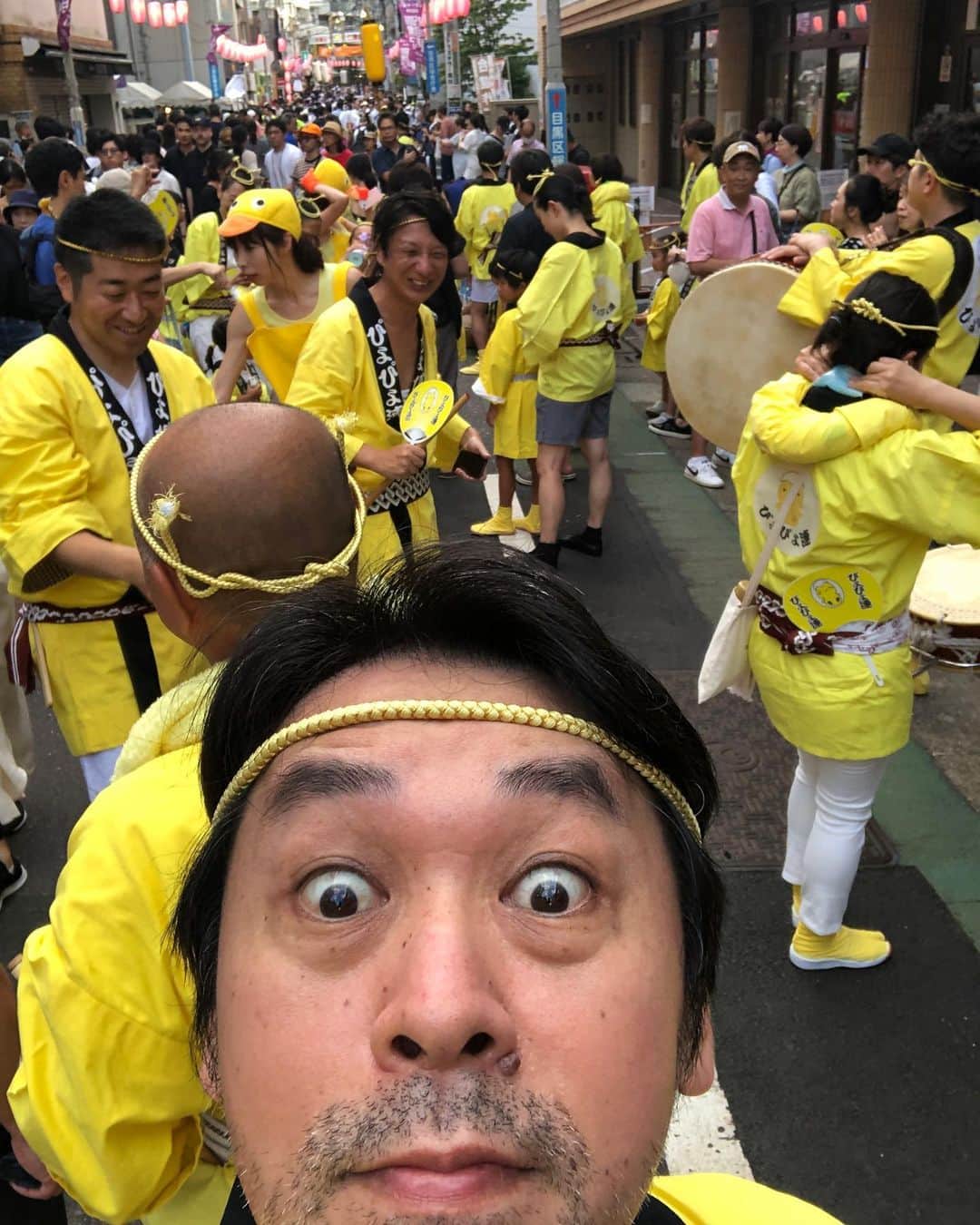 金剛地武志のインスタグラム：「中目黒お祭り4年ぶりの開催。今年もぴよぴよ連。」