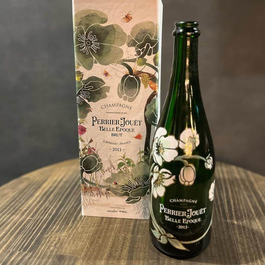 fuka3さんのインスタグラム写真 - (fuka3Instagram)「💚 #perrierjouetbelleepoque . . . #母からのプレゼント #🍾🥂❤️  #大切に頂きました #感謝 #ペリエジュエベルエポック . #perrierjouetbelleepoque2013 . #私の店じゃないよ #笑笑」8月5日 20時10分 - fuka3