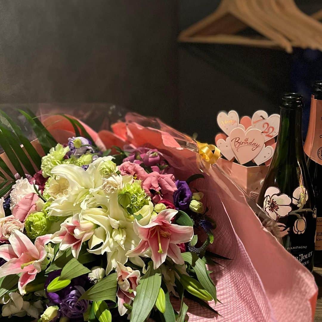 fuka3さんのインスタグラム写真 - (fuka3Instagram)「💚 #perrierjouetbelleepoque . . . #母からのプレゼント #🍾🥂❤️  #大切に頂きました #感謝 #ペリエジュエベルエポック . #perrierjouetbelleepoque2013 . #私の店じゃないよ #笑笑」8月5日 20時10分 - fuka3