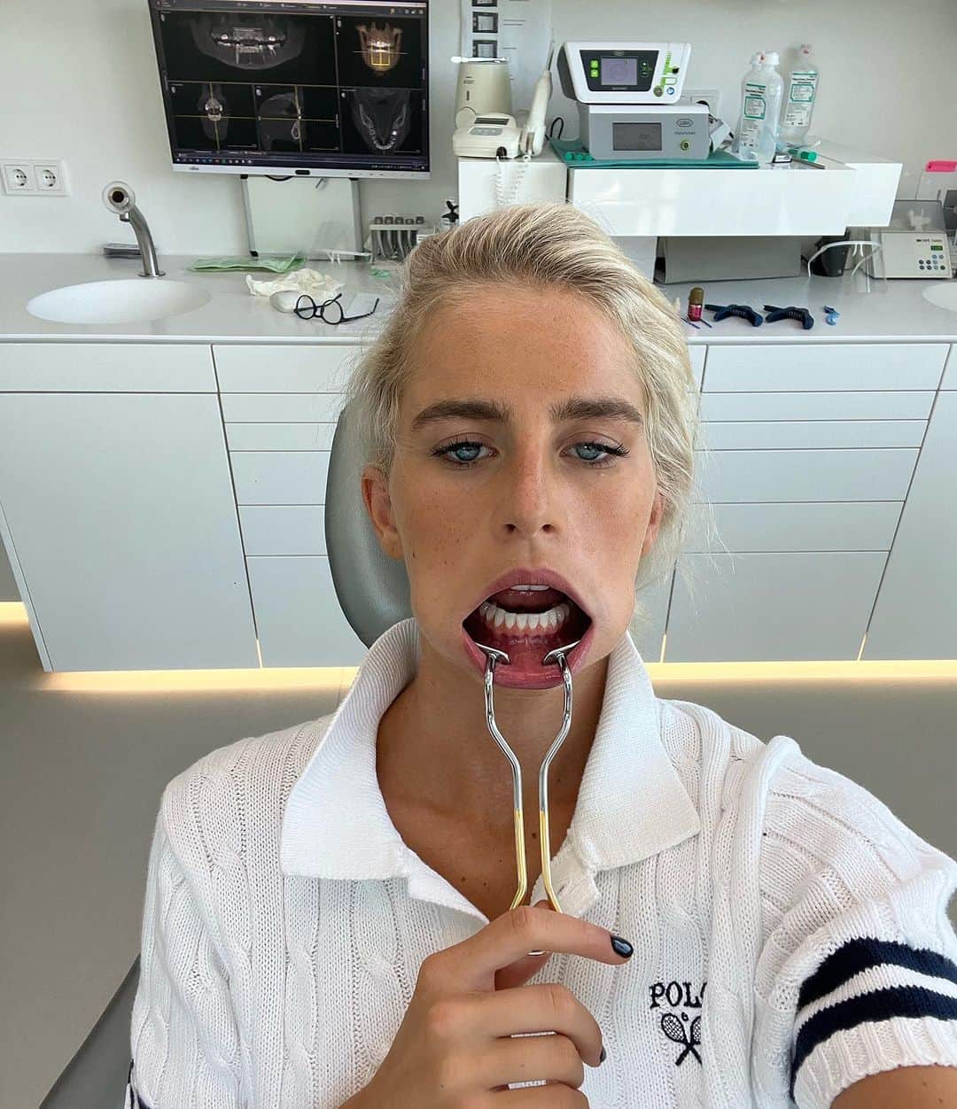 キャロライン・ダウルのインスタグラム：「about last week #daurdump」