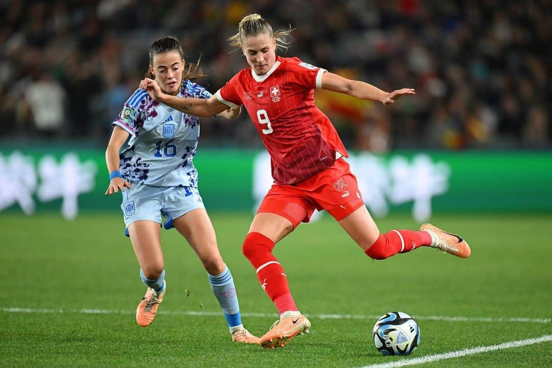 Ana Maria Crnogorcevicのインスタグラム：「This is it, our World Cup is over🇨🇭 Thank you for all the support❤️ here in New Zealand and back home in Switzerland! It was a tough game - congratulations to spain to go through, well deserved!」