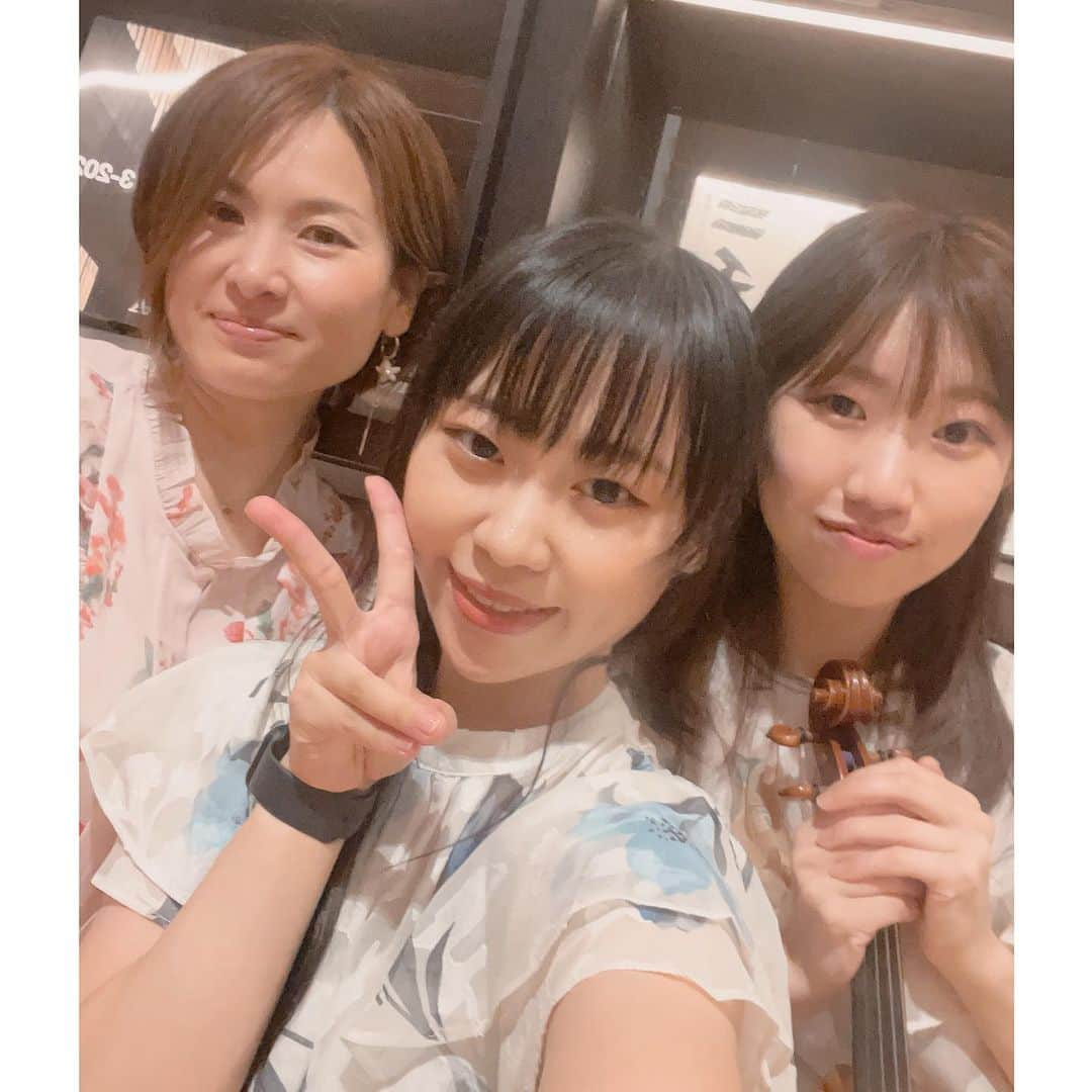 RIONさんのインスタグラム写真 - (RIONInstagram)「HiKaRi Library Concert、無事終了！！ ぶち楽しかった！ 来てくださった人、インライ見てくださった人、ありがとうございました😌💖  明日は、レノファ山口、大分戦！ ぶち盛り上げるぞ！🔥 . . #拡散希望RTお願いします #拡散希望RT #RION #リリース  #音大生 #Dearest  #Remember  #エレクトーン  #hikari  #音楽ユニット　 #Libraryconcert #山口県 #周南市  #徳山駅 #徳山駅前図書館　 #山口タレント図鑑　 #シンガーソングライター　 #弾き語り  #フォローお願いします #バイオリン #ピアノ  #配信リリース  #生きたいの叫び  #卵焼き #神がどうした  #レノファ #renofa #レノ丸 #レノ丸かわいい」8月5日 20時25分 - hikaririon