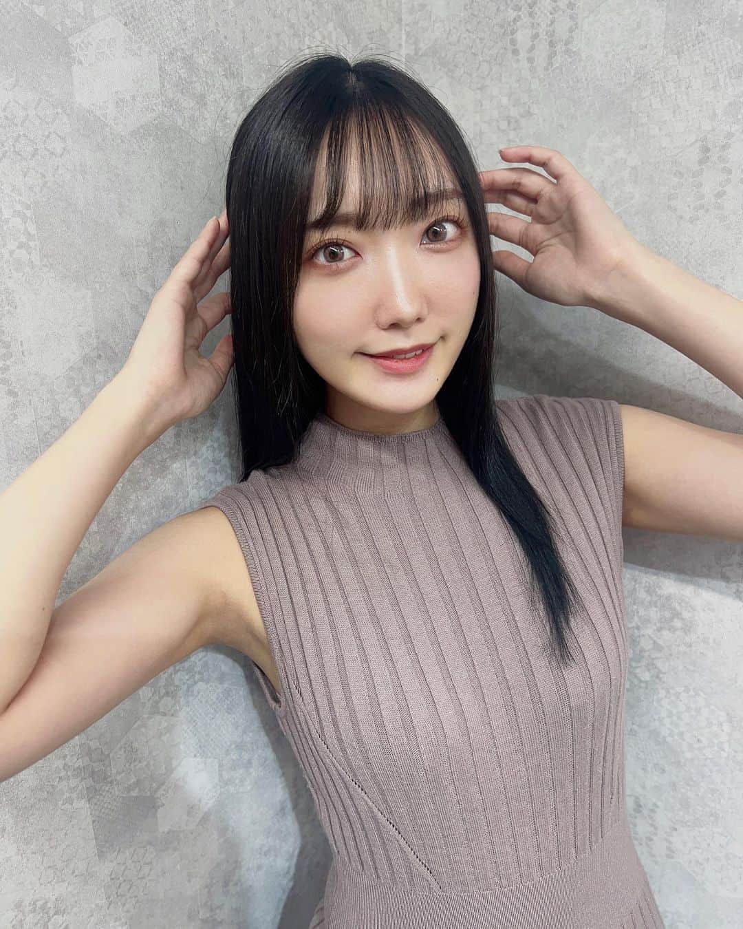 相澤瑠香のインスタグラム：「黒髪になったよ〜🐈‍⬛」