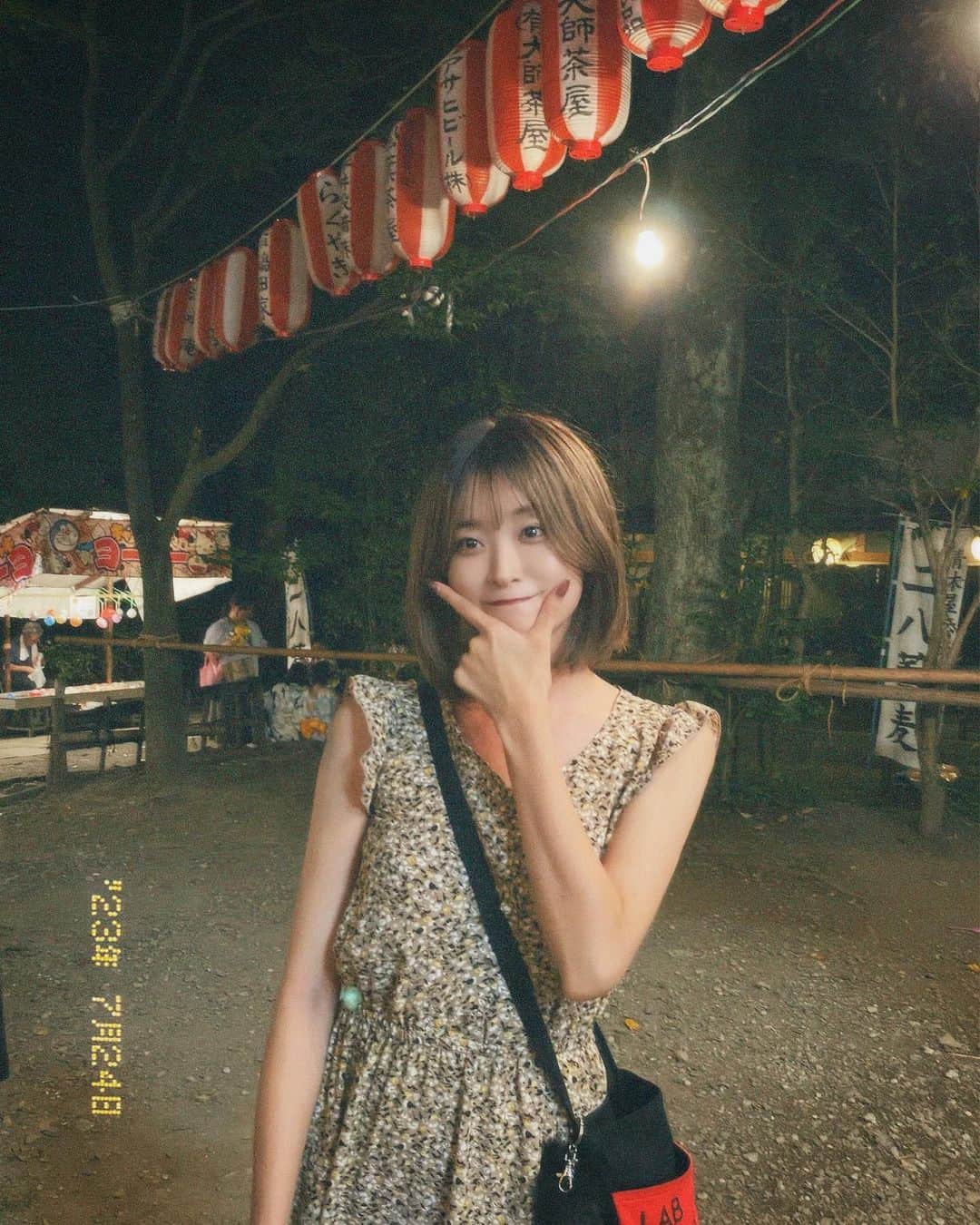 島崎由莉香のインスタグラム：「地元のお祭り🏮 毎日暑い！！夏すぎる！！！！  #お祭り #夏祭り #盆踊り #ビール女子 #ビール党」