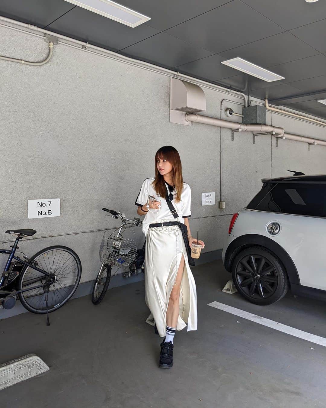 MIRAI TAKASHIMAさんのインスタグラム写真 - (MIRAI TAKASHIMAInstagram)「スリットスカートってなんでこんなに使えるんだ🌏 #aclent」8月5日 20時40分 - miiiiiraixx