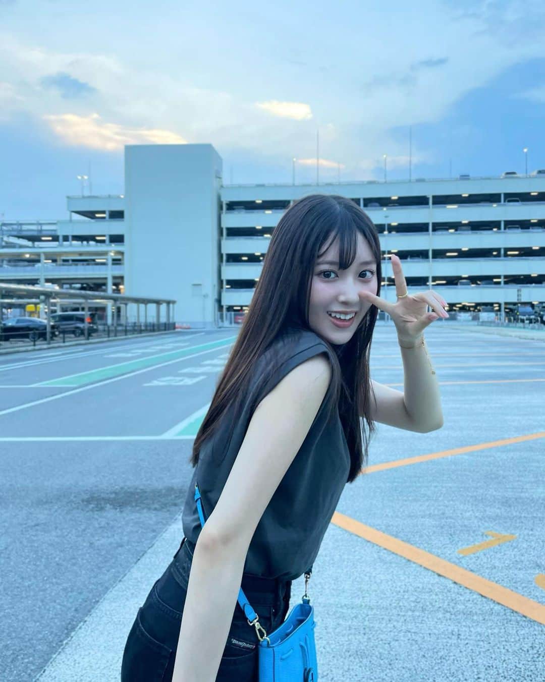 月野有菜のインスタグラム：「8月に入りましたね🌻 ⁡ 私は夏休みが始まりました~!!🤍 ⁡ 皆さんは何かご予定ありますか??👀」