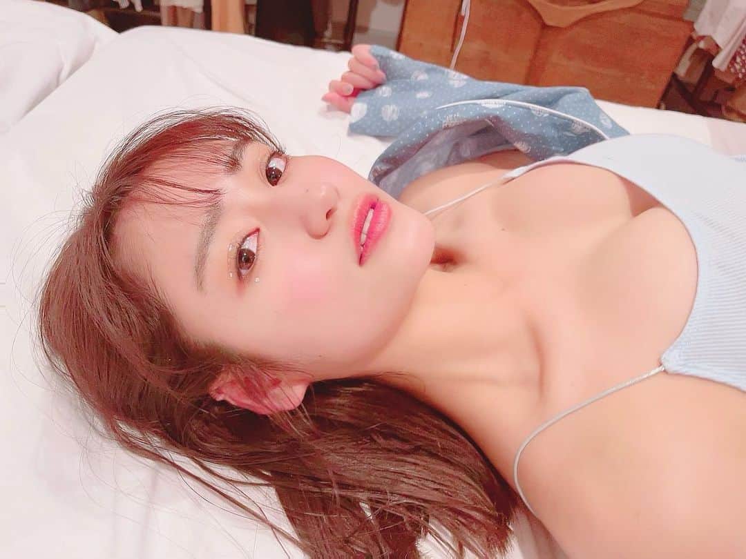 池田メルダさんのインスタグラム写真 - (池田メルダInstagram)「前の撮影の時に撮ったオフショット🫧 2年前くらいだから今より髪明るくて長い…！  .  .  .  #アイドル #idol#japaneseidol#Indonesia#half #gravure#インスタグラビア#グラビア#照片#可愛的#彼女感#偶像#セルフィー#自撮り#japanesegirl #fashion #selfie #model #gravure #sexy #beauty #portrait #自拍 #时装 #模特 #粉我 #셀카 #좋아요 #팔로우」8月5日 20時44分 - meruda__ikeda