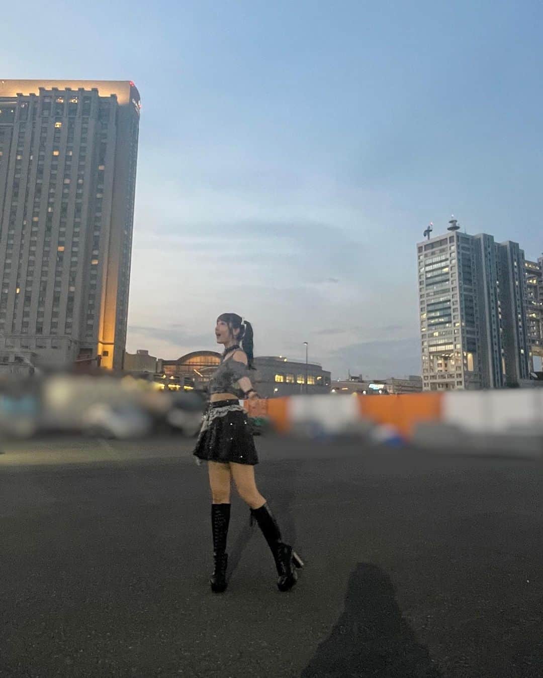 段原瑠々のインスタグラム：「🌈  昼と夜のあいだ  夏の野外ライブは本当に最高だった〜  #juicejuice #段原瑠々 #TIF」