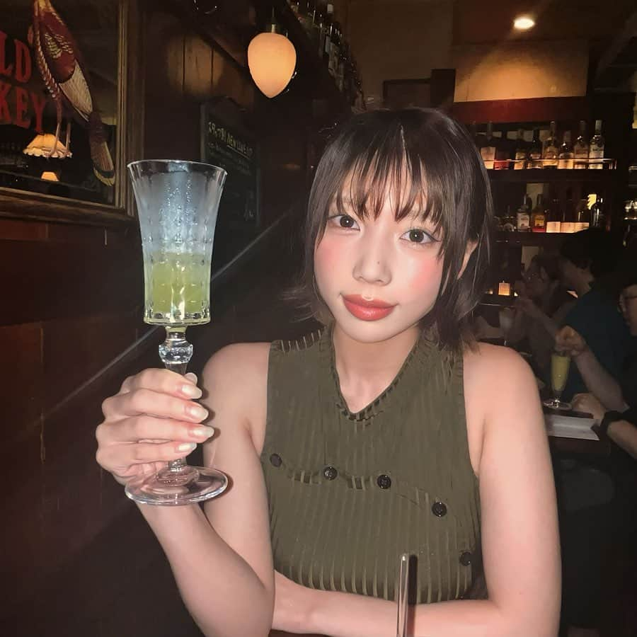 安位薫のインスタグラム：「好きな映画イメージでカクテル作ってくれるバー行った🍸🎥」