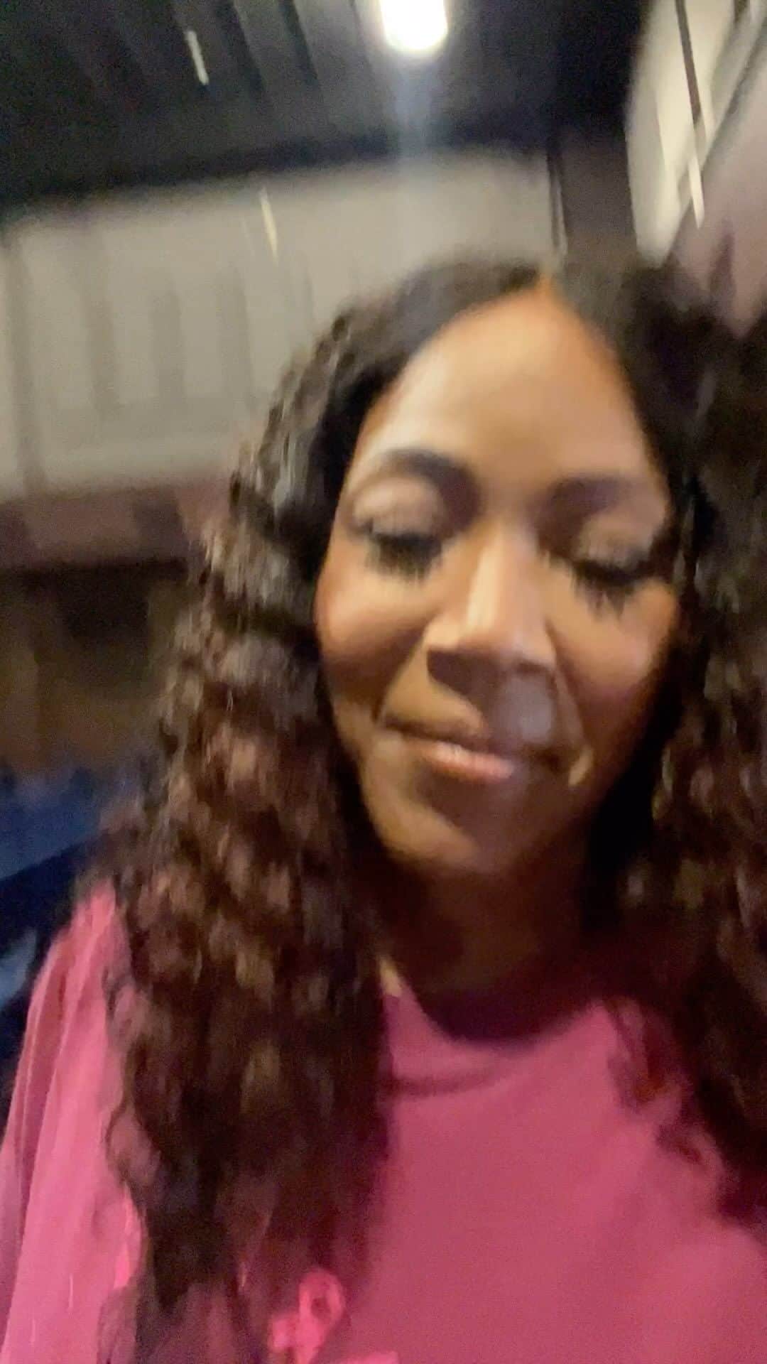 エリカ・キャンベルのインスタグラム：「I love church, and I love Jesus and I love his people! I want to be a reflection of his love. And I don’t wanna screw things up and if I do, God will give me the grace to get up and keep going. I take joy in serving my local church! Make sure your heart isn’t bitter or angry because of past hurt. We must build a kingdom of God. #churchgirl #loveyou @caliworship」