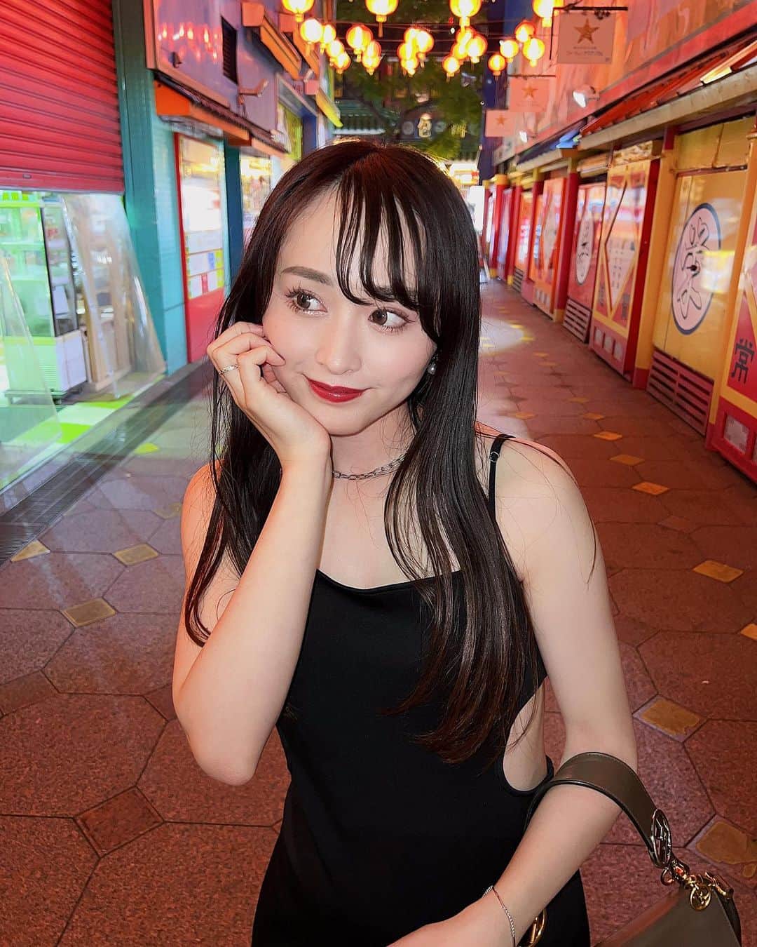 待鳥志織のインスタグラム：「東京中央美容外科横浜駅前院(@tcb_yokohama_ekimae)の 大見先生(@tcb_omi)にTCB式1dayクイックアイを施術してもらって1週間🌷 腫れも引いてだいぶ綺麗になってきたー！  実は次の日仕事やったんやけど、気付かない人 ばっかりで、特に生活に何も支障なく過ごせてる！馴染んでいくまでまた経過載せます✌️  #東京中央美容外科#横浜#二重#二重整形#二重埋没#TCB式1dayクイックアイ#pr」
