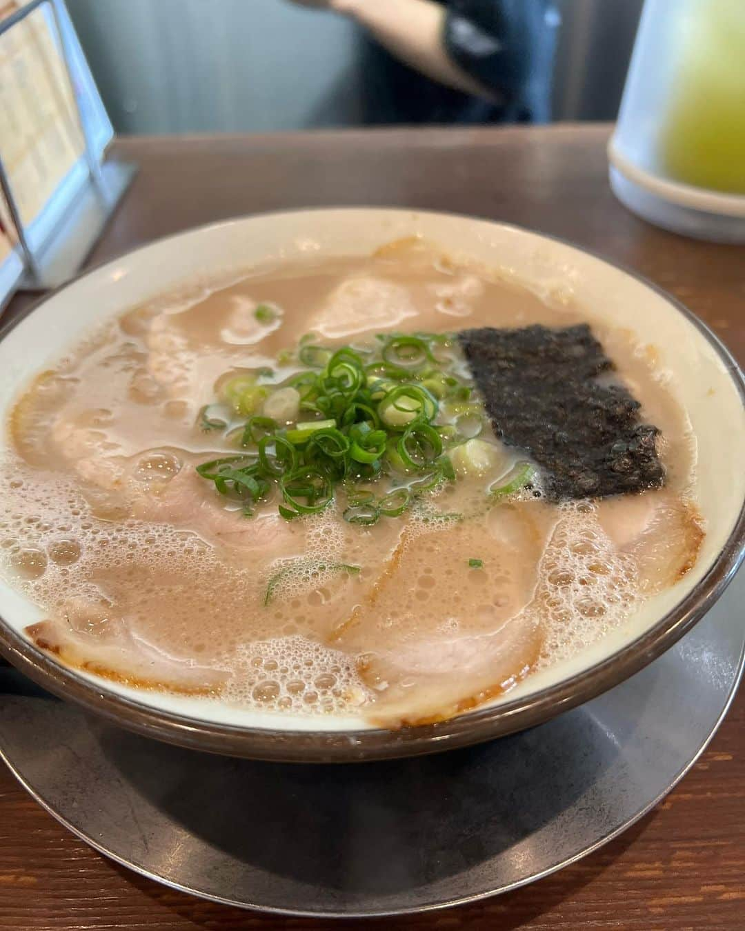 高木豊さんのインスタグラム写真 - (高木豊Instagram)「先日仕事で行った久留米の 豚骨ラーメン^_^ 美味しかったなぁ〜  #いんすたばえ #暑い #豚骨ラーメン #久留米市 #豚骨ラーメン発祥の地　 #大砲ラーメン  #高木豊 #YouTube」8月5日 12時32分 - takagi.1022