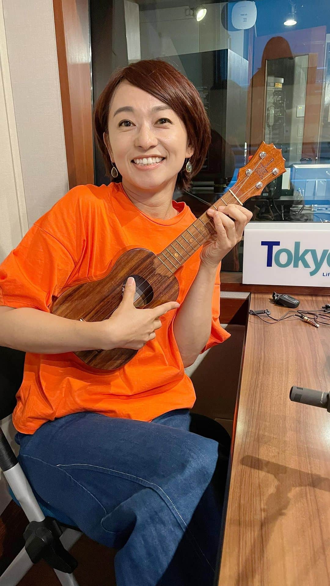 住吉美紀のインスタグラム：「#BlueOcean #ウクレレ 夏ジングル 8月中毎日オンエア中📻 #スミヨシ勝手に夏プロジェクト2023 @blueocean_tfm」