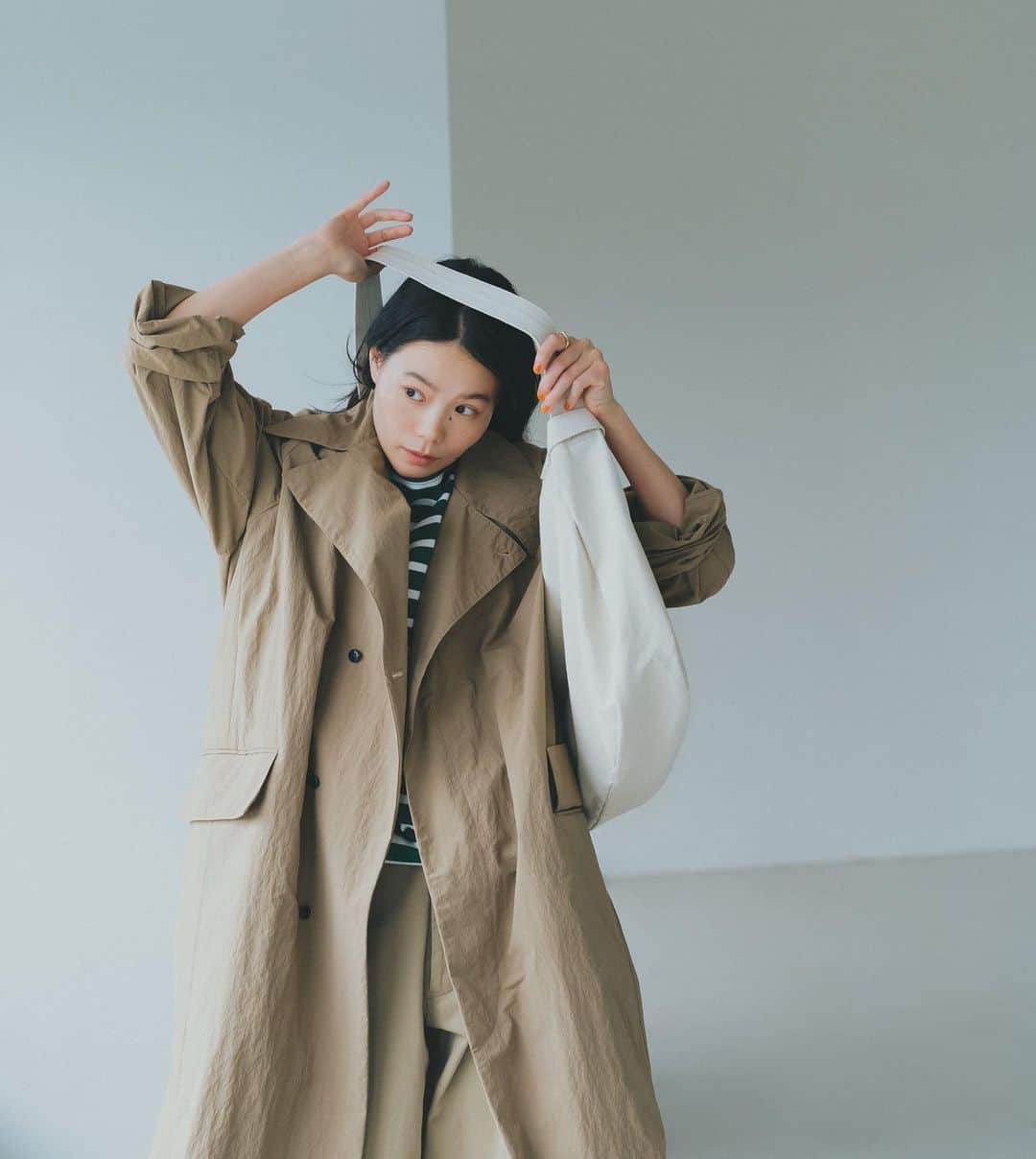 山本奈衣瑠のインスタグラム：「☁️🥪🍃 @hokuoh_kurashi   photo @nobukikawaharazaki  hairmake @_minko_  styling @uemu」