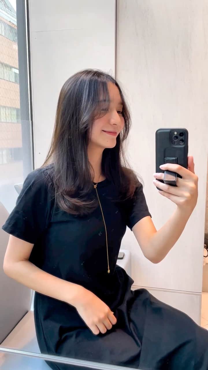のインスタグラム：「☀️🌿 最近ね、現場で髪綺麗だね〜って褒めてもらえるんだぁ🥹✨✨ これもzacc様々すぎる🙏  Thank you！ @zacc_miyagawa  @skrzw0612   #onishiyuriko」